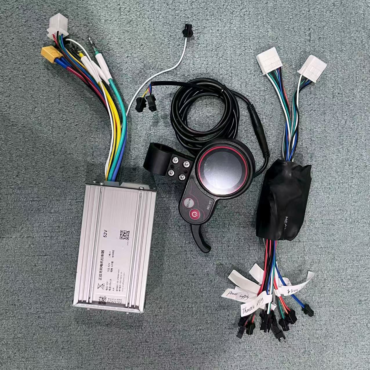 คอนโทรลเลอร์สกู๊ตเตอร์ไฟฟ้า Yu - 60V 5600W Dual Motor Electric Scooter บทวิจารณ์และราคา
